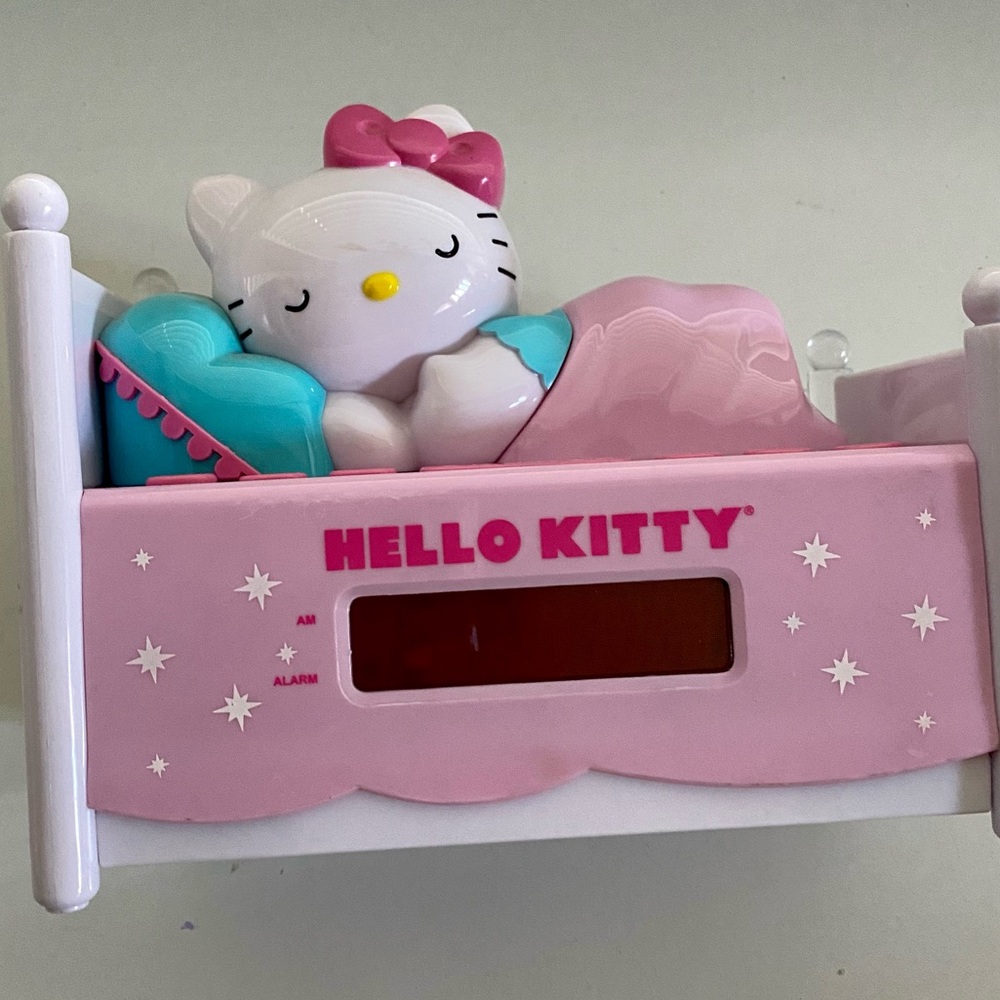 Vintage Hello Kitty Sanrio Clock Radio